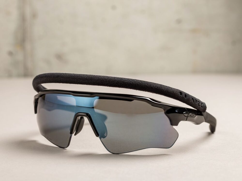 sportowe okulary z sznurkiem